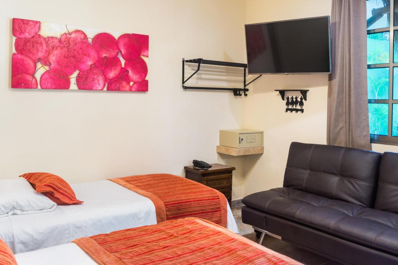 Alamos Inn Hotel Con Jacuzzi Y Piscina Cancún Kültér fotó